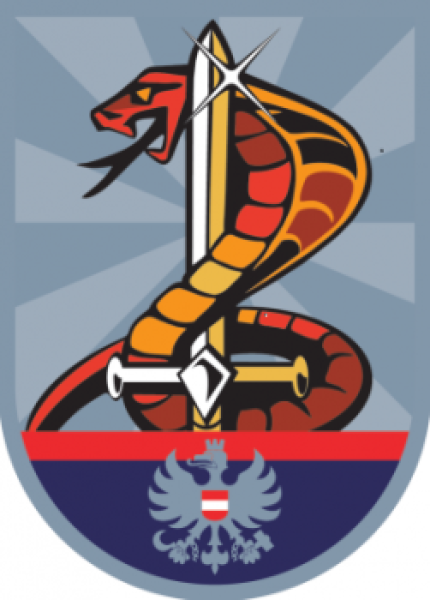 Aufkleber Logo EKO Cobra blauer Hintergrund Schlange bunt